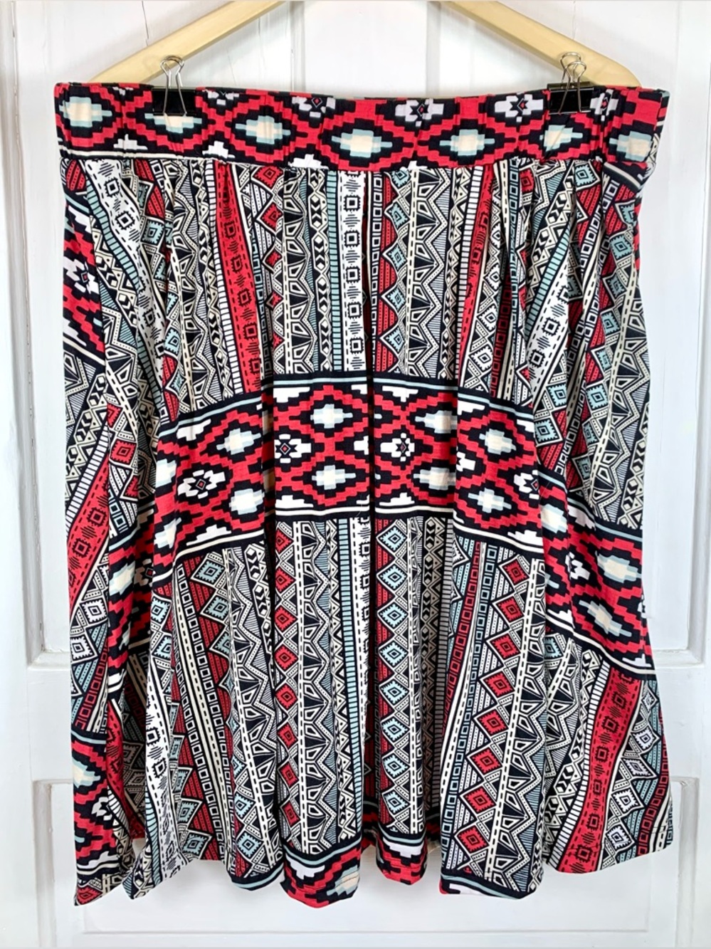 LuLaRoe Madison Pull-on Skirt w/ Southwestern Aztec pattern & pockets - NWT 3XL
